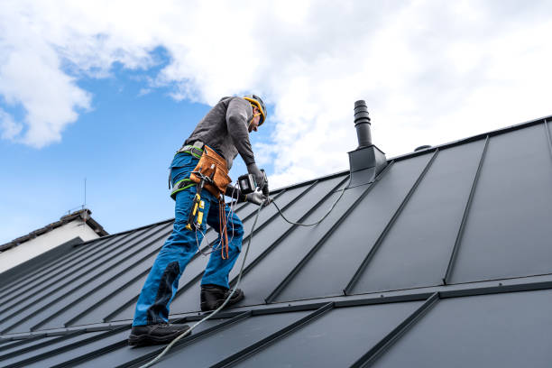 Best Roof Insulation Installation  in Selah, WA